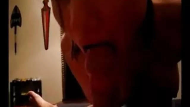 丰满布鲁内特凯拉国王乱搞与实验室的工作人员