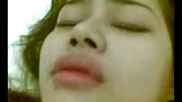 她的粉红色臀部看起来如此诱人的性感内裤,所以名字和招手自己,兴奋的男性再也不能克制自己