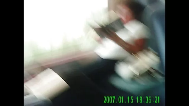 年轻人喜欢性,这一次他们锁在浴室里,先从打人开始,然后转到主。女孩张开双腿,那个家伙进来了。