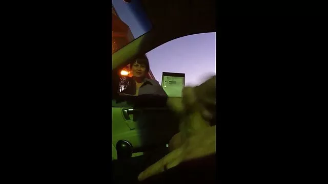 成熟的 性感 荡妇 艾玛·布特 后 一个 手段 给 肛门