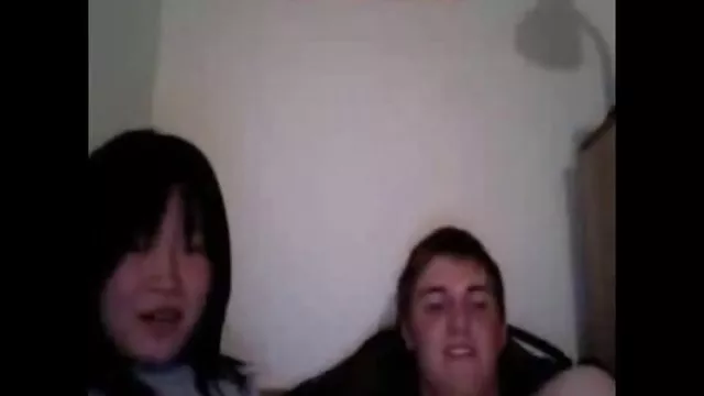为你,我的荡妇,拿出吊带,抽搐他。