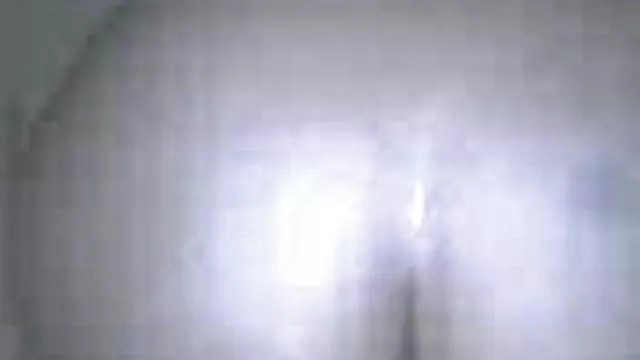成熟的继母乱搞她的儿子和他的女朋友
