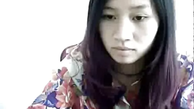 俄罗斯 婴儿 布鲁内特 吸 的 搞 家伙 和 乱搞 他在 一个 狭窄的 肛门