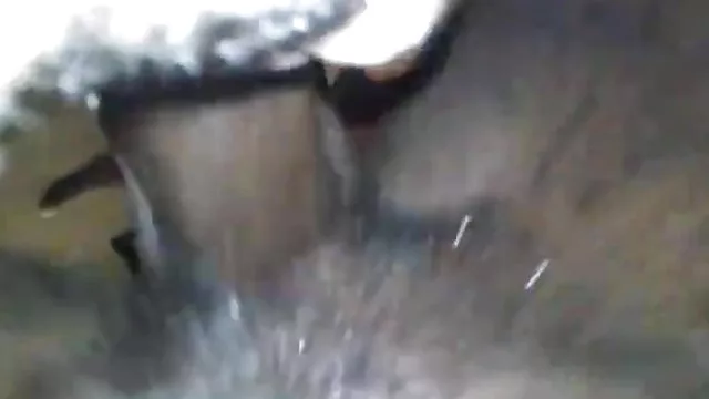 瘦金发跳的阴茎一个成熟的男人乱搞和饮料精子