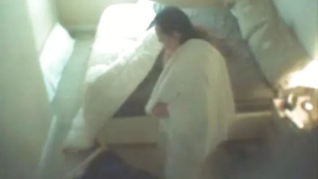 性感的美女安排小鸡双重渗透到肛门和内脏